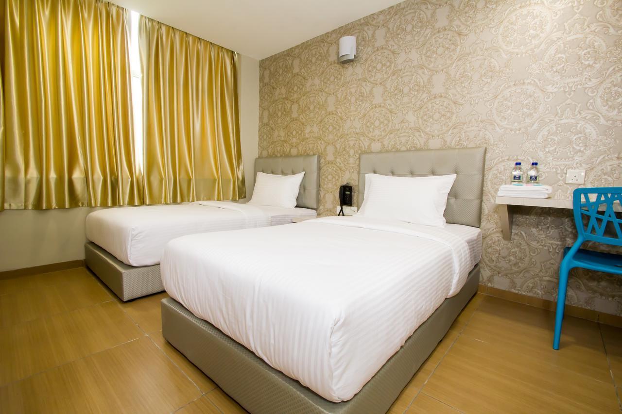 888 Boutique Hotel Batu Pahat Exterior photo
