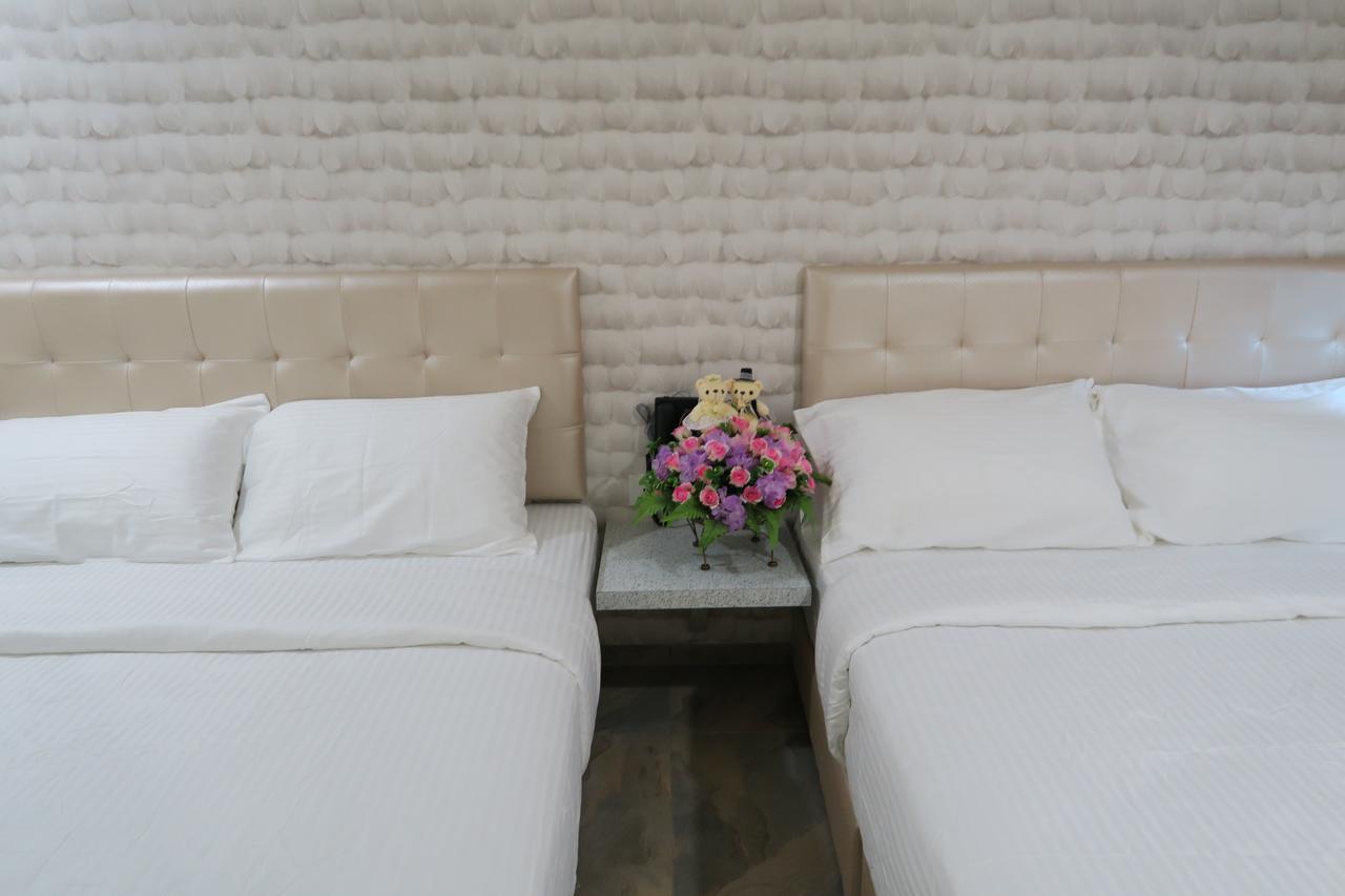 888 Boutique Hotel Batu Pahat Exterior photo